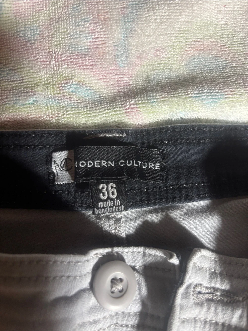Light Gray Men's Cargo Shorts with Utility Pockets